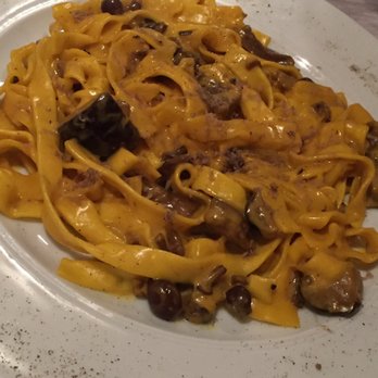 Bell e Buon - Tagliatelle with Mushrooms & Truffles - Pizza Near Me - Barcelona, B Bell e Buon - Tagliatelle with Mushrooms & Truffles - Pizza Near Me - Barcelona, B