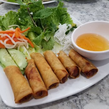 Pho Que Huong - Appetizers...Spring Rolls... good! - Vietnamese Near Me - Honolulu, Hawaii Pho Que Huong - Appetizers...Spring Rolls... good! - Vietnamese Near Me - Honolulu, Hawaii