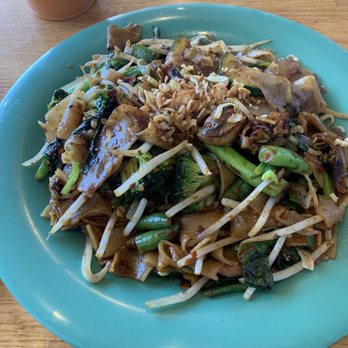 Saffron Thai - Drunken noodles! - Thai Near Me - San Diego, California Saffron Thai - Drunken noodles! - Thai Near Me - San Diego, California