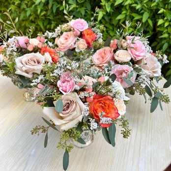 Amazing Flowers - Cocktail table mini arrangements ready to be placed - Florists Near Me - Phoenix, Arizona Amazing Flowers - Cocktail table mini arrangements ready to be placed - Florists Near Me - Phoenix, Arizona