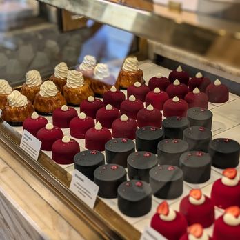 LA PÂTISSERIE CYRIL LIGNAC - Updated December 2025 - 117 Photos