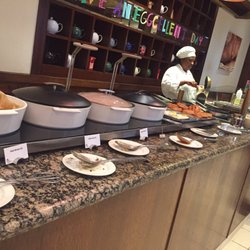 Gastro Kitchen and Bar - Hot foods and omelet station