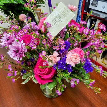 Moreton's Flowerland - Arrangement from another angle. So gorgeous! - Florists Near Me - Natchez, Mississippi Moreton's Flowerland - Arrangement from another angle. So gorgeous! - Florists Near Me - Natchez, Mississippi