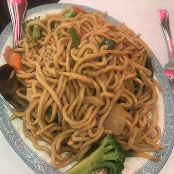 China Palace - Vegetable Chow Mein. - Chinese Near Me - Walnut Creek, California China Palace - Vegetable Chow Mein. - Chinese Near Me - Walnut Creek, California