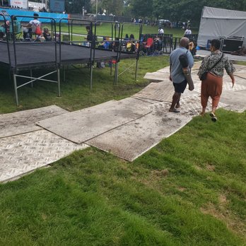 Hyde Park Jazz Festival - The conditions on the ground. It's awful!!! - Festivals Near Me - Chicago, Illinois