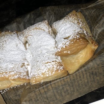 Las Floriditas - Guava Pastelitos!!!! #Delicious #Warm #PerfectWithACordadito - Speakeasies Near Me - Mobile, Alabama