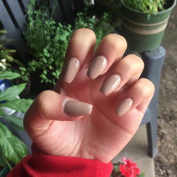 Demure nails & spa - Nail Salons Near Me - Aloha, Oregon