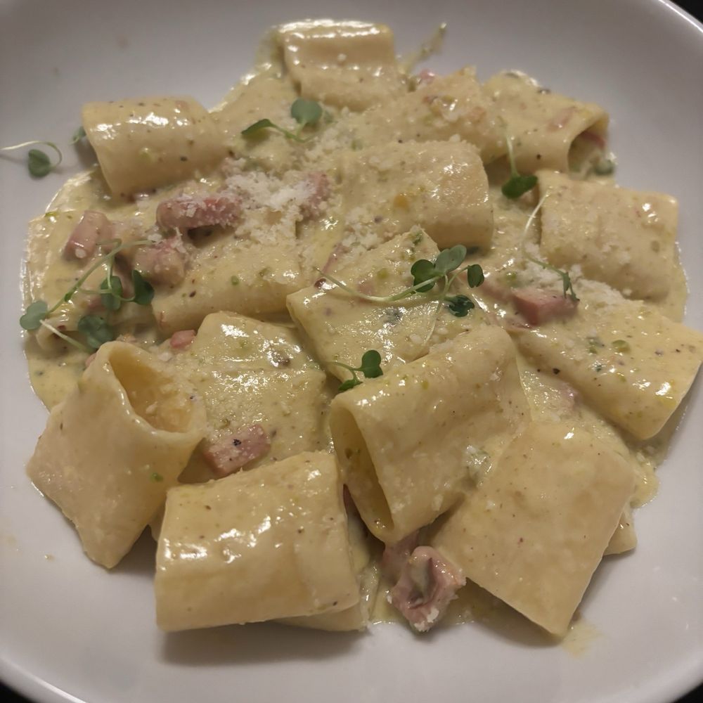 Pistachio cream pasta