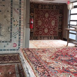 Rugs & Accents