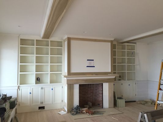 Mcwhinnie Custom Builders Logo