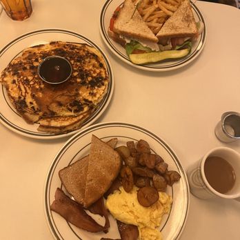 Montague Diner - Diners Near Me - Brooklyn, New York