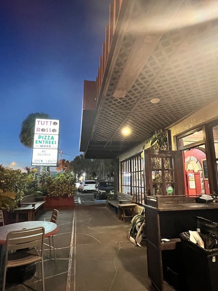 Tuttorosso Restaurant & Pizzeria