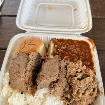 This Lil Piggy - Caterers Near Me - Kunia Camp, Hawaii