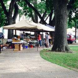 Pretzel Park Farmers Market - Mt Pleasant Produce stand