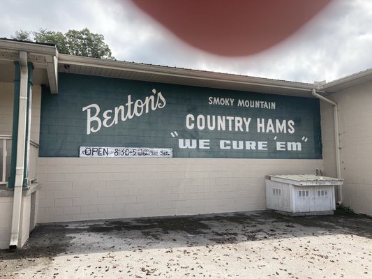 Benton's Smoky Mountain Country Hams & Bacon by null