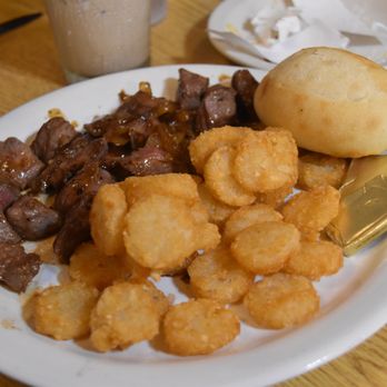 Red Rock Restaurant - American Near Me - Wall, South Dakota