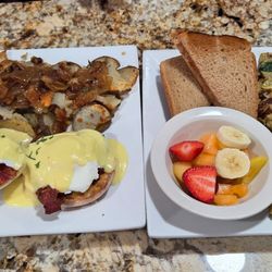 C & C Cafe - Eggs Benedict and a Mexican Omelette