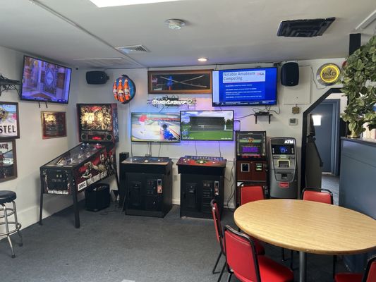 Mr. Lucky's Pub by null