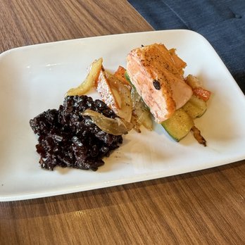 Cafe Beignet - Salmon - Cafes Near Me - Miami Beach, Florida