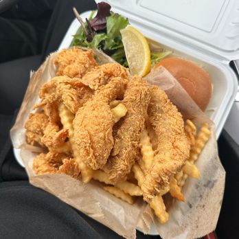 Charlie's Fish & Chips - Lunch combo, 3 fish pieces and 5 fried shrimp. - Soul Food Near Me - Los Angeles, California