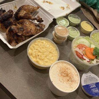 Al Carbon - Chicken, Mac and Cheese, Esquite, Salad, Poblano Rice - Latin American Near Me - Charlottesville, Virginia