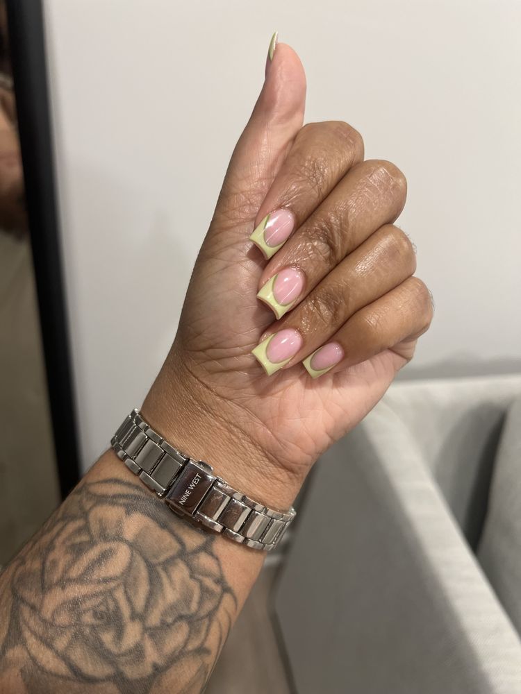 Nailz By Dez Logo