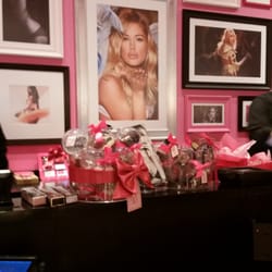 Victoria's Secret & PINK Outlet - Counter