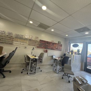 Elegant Nails - Salon - Nail Salons Near Me - Gardena, California