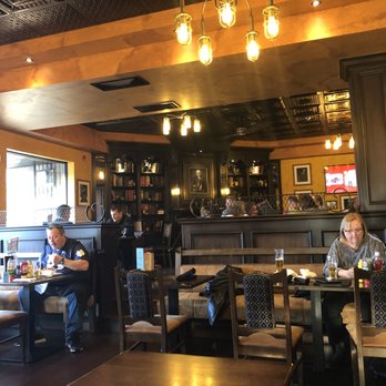 Arthur's Pub - Pubs Near Me - Cobourg, Ontario