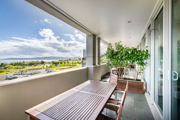 Hilton Lake Taupo by null