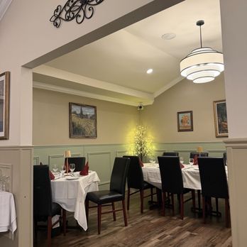 Sal’s Bistro & Bar - Dining room extension - Italian Near Me - Carteret, New Jersey Sal’s Bistro & Bar - Dining room extension - Italian Near Me - Carteret, New Jersey