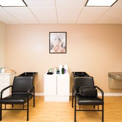 Golden Scissors - Wash stations.