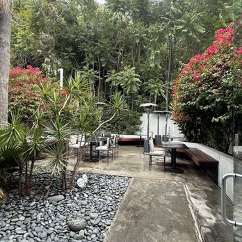 Freddo - Back patio - Ice Cream & Frozen Yogurt Near Me - Los Angeles, California