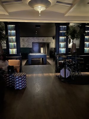 GEELOU - Updated November 2024 - 25 Photos & 43 Reviews - 3251 Scott St ...