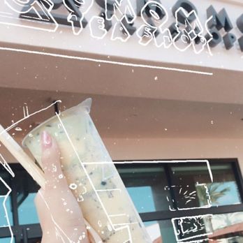 OMOMO Tea Shoppe - Omomo matcha half sweet with boba - Coffee & Tea Near Me - Irvine, California OMOMO Tea Shoppe - Omomo matcha half sweet with boba - Coffee & Tea Near Me - Irvine, California