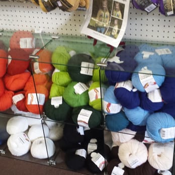 Yarn Junkees - Cascade 220 Superwash Merino Wool - Knitting Supplies Near Me - Hoschston, Georgia Yarn Junkees - Cascade 220 Superwash Merino Wool - Knitting Supplies Near Me - Hoschston, Georgia