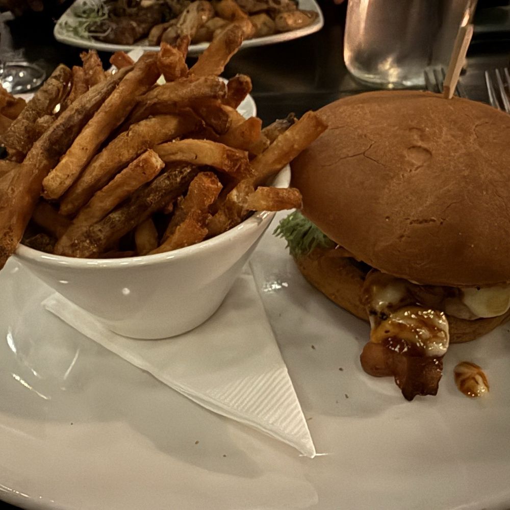 Merchants Pub & Plate - Honey Chipotle Chicken - gluten free bun - New American Near Me - Lawrence, Kansas Merchants Pub & Plate - Honey Chipotle Chicken - gluten free bun - New American Near Me - Lawrence, Kansas