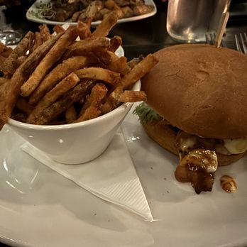 Merchants Pub & Plate - Honey Chipotle Chicken - gluten free bun - New American Near Me - Lawrence, Kansas Merchants Pub & Plate - Honey Chipotle Chicken - gluten free bun - New American Near Me - Lawrence, Kansas