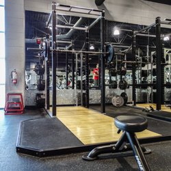 Genesis Health Clubs - Squat rack at Tara Plaza Genensis