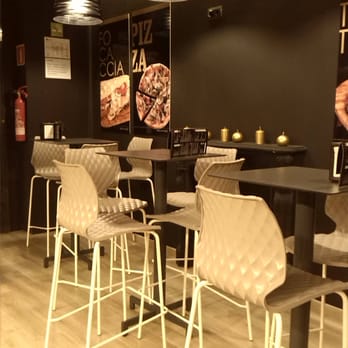 Gelatiamo - Interior - Ice Cream & Frozen Yogurt Near Me - Barcelona, B Gelatiamo - Interior - Ice Cream & Frozen Yogurt Near Me - Barcelona, B