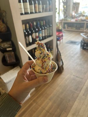 Momma's Grocery + Wine by null