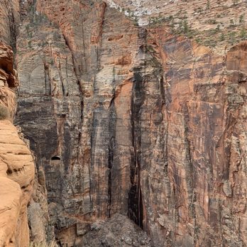 Canyon Overlook Trail - Hiking Near Me - Springdale, Utah
