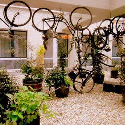 Ruby Lissi Hotel & Bar - Cool courtyard
