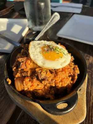 Hungry Crowd by null