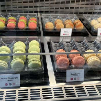 Le Macaron - Desserts Near Me - Sparks, Nevada