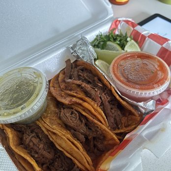 Chucho’s Red Tacos | Gateway to Milwaukee - Shredded Beef - Food Trucks Near Me - Milwaukee, Wisconsin