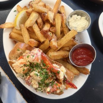 Fishwives - Portland Maine's Lobster Roll!! - Seafood Near Me - Pasadena, California Fishwives - Portland Maine's Lobster Roll!! - Seafood Near Me - Pasadena, California