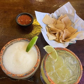 Mexico Restaurant - Lychee margarita, passion fruit margarita, chips and salsa - Mexican Near Me - Honolulu, Hawaii
