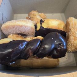 Tan's Donuts