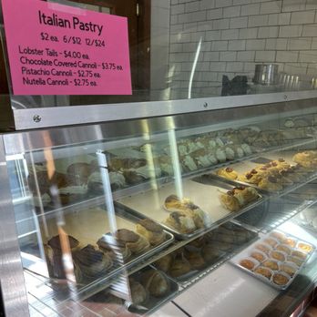 Rocco's Pastry Shop - Bakeries Near Me - Meriden, Connecticut Rocco's Pastry Shop - Bakeries Near Me - Meriden, Connecticut